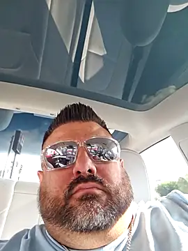 Roddog18 live sex cam