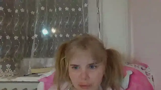 HornyElena's cam snapshot