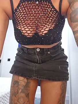 Ninabigtitied's cam snapshot