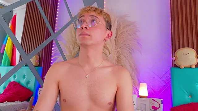 Naughty__Chriss live sex cam