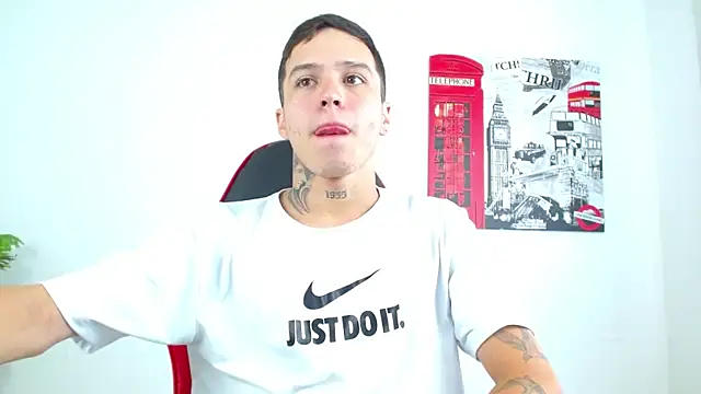 Cumandres18 live sex cam