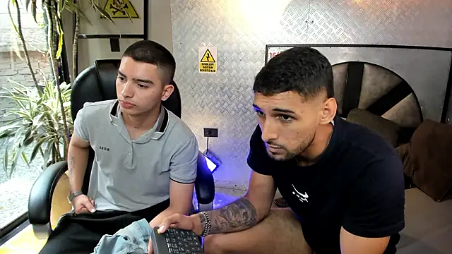 MarcoVitto live sex cam