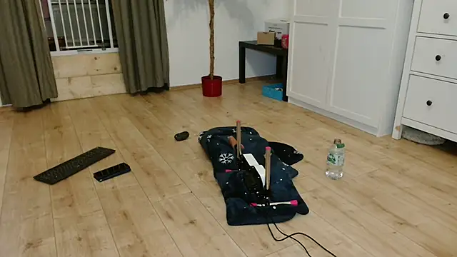 Jasmin-White's cam snapshot