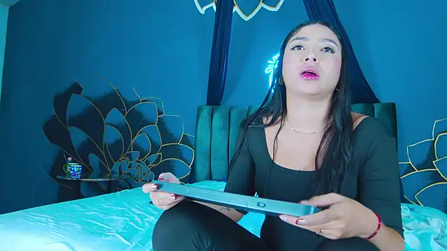 Kamie_SebasDolce live sex cam