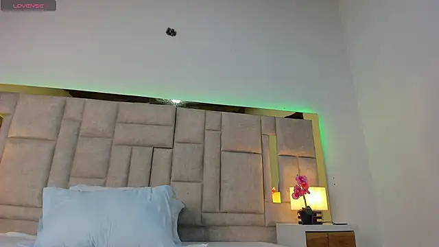 Zoe_King44's cam snapshot