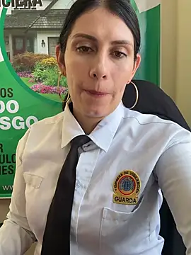 Alysson-- live sex cam