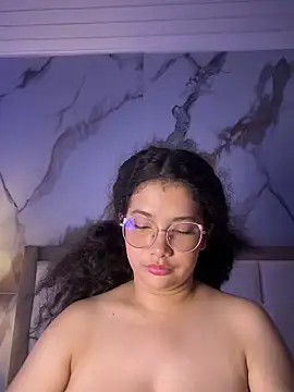 LunaRosse_'s cam snapshot