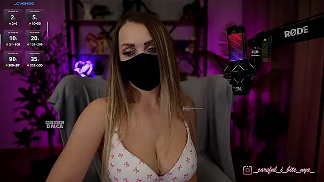 careful_i_bite_nya's cam snapshot