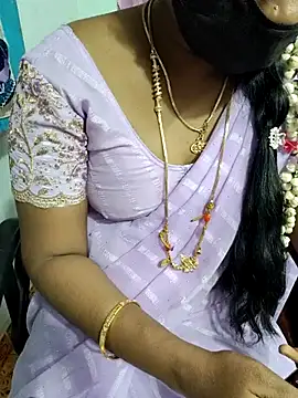 lolida69thamil's cam snapshot