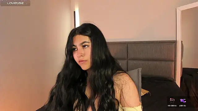 Emma__clark_'s cam snapshot