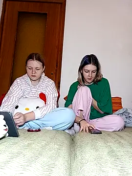 ella_maya's cam snapshot