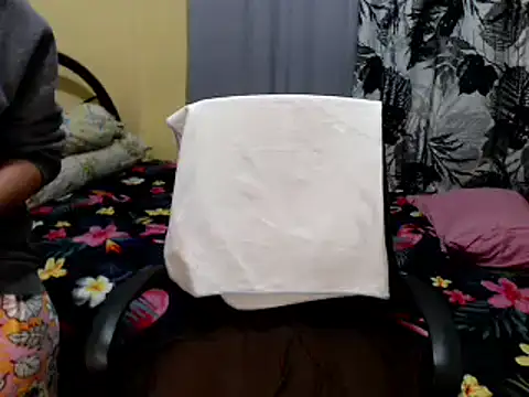 lovelyxmorena live sex cam