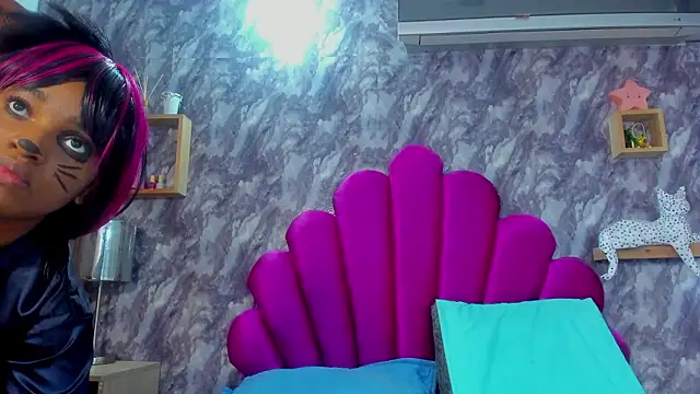 EMMAPARISS live sex cam