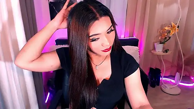 HeavenlyHugeCock live sex cam