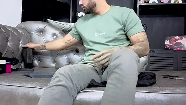 matteosantos live sex cam