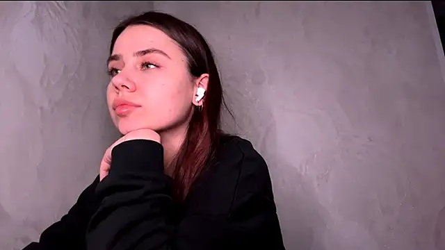 MiloyNoir live sex cam