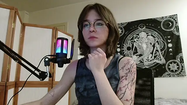 Mysterious_Toy's cam snapshot