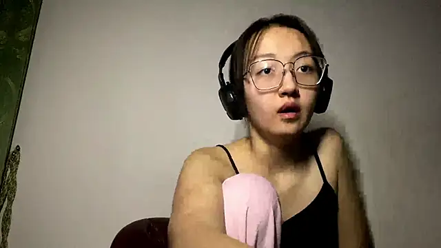 LinaClous live sex cam