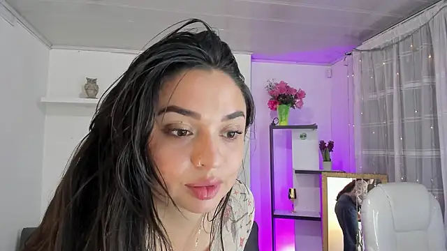 kyliie_'s cam snapshot