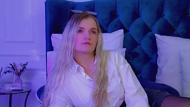 AnnyRaii's cam snapshot