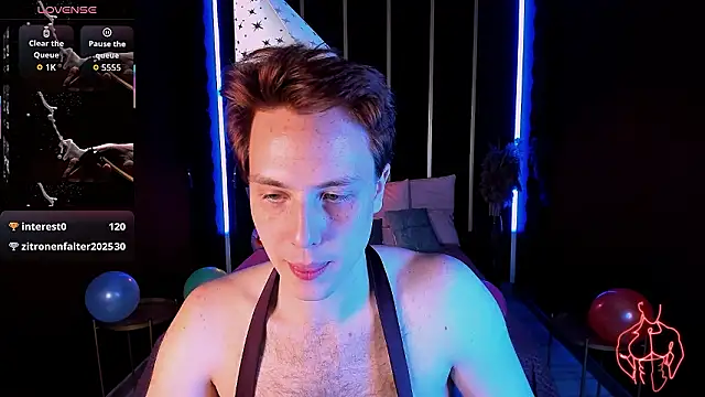 LeoMooree's cam snapshot