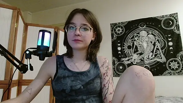 Mysterious_Toy's cam snapshot