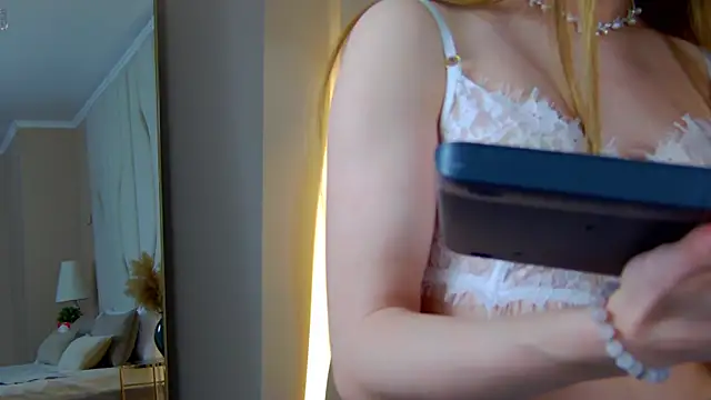 Lili_Lohan's cam snapshot