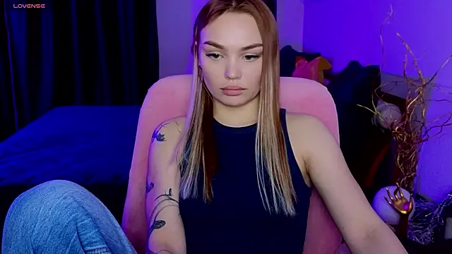 KitsyMoore's cam snapshot