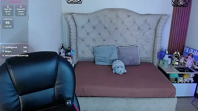 Charlotte_Jones__'s cam snapshot