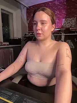 AnnaSeint live sex cam