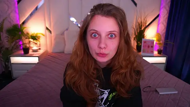 CuteeFoxy live sex cam