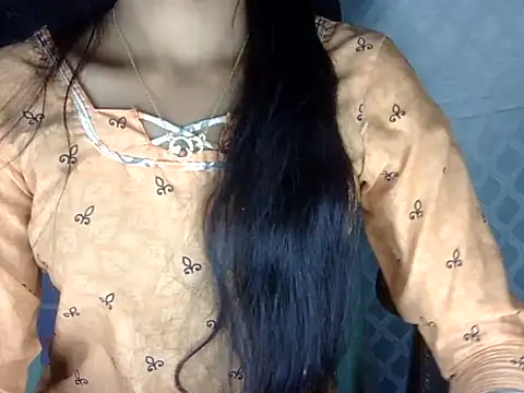 Khushi_v's cam snapshot