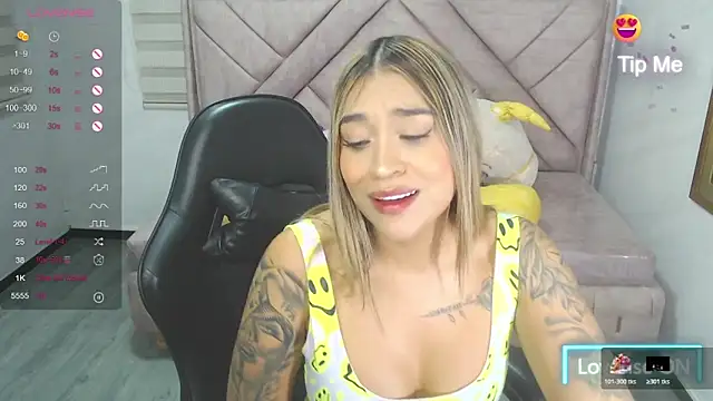 _Charlotte_v's cam snapshot