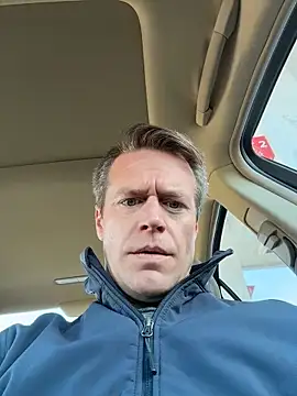 DILFiGuess1's cam snapshot