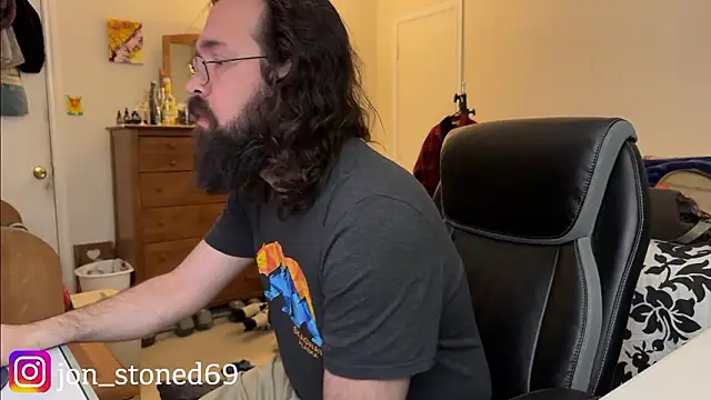 beardedfantasydaddy's cam snapshot