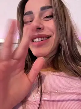 -Alisa's cam snapshot