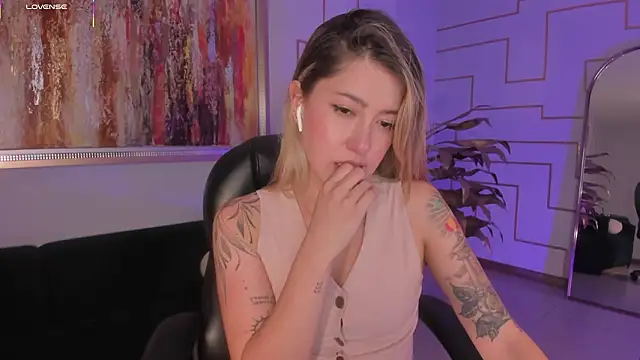 EveBensonX's cam snapshot