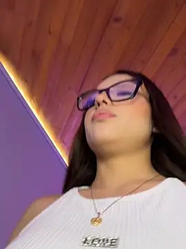 Sofia18_pinkk live sex cam