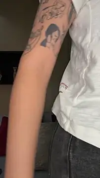 AliceRitter's cam snapshot