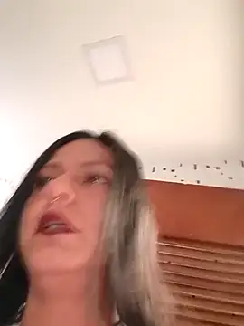 KiaraBlack_01's cam snapshot