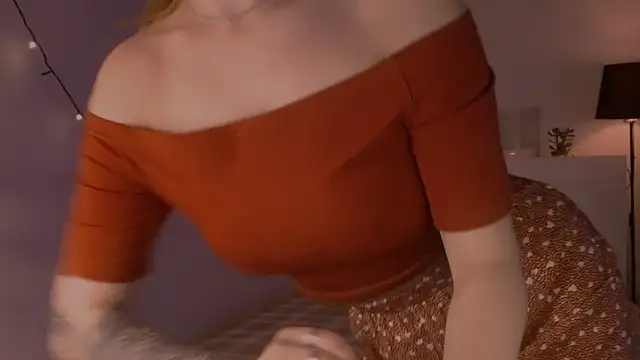 LilyFarey's cam snapshot