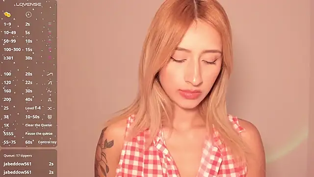 Ashleyroys_111's cam snapshot