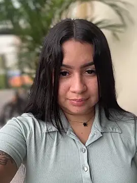 Pretty_Isadora live sex cam