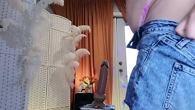 Vickiebee live sex cam