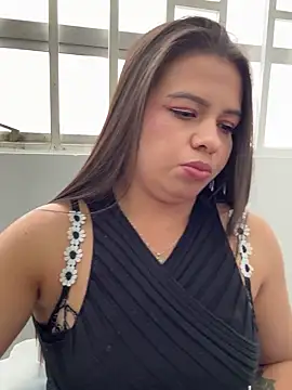 Ariana-07 live sex cam