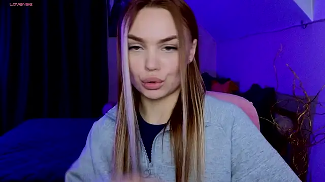 KitsyMoore's cam snapshot