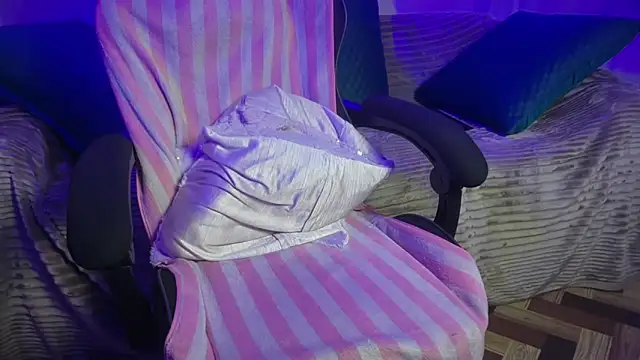 Queen_Angelena's cam snapshot