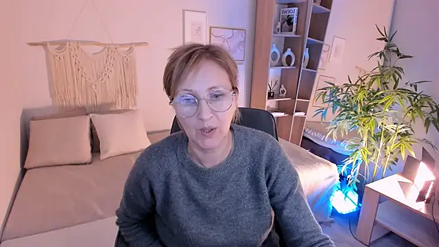 Paris_Cherry live sex cam