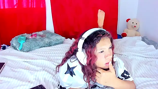 Emily_Coper18's cam snapshot