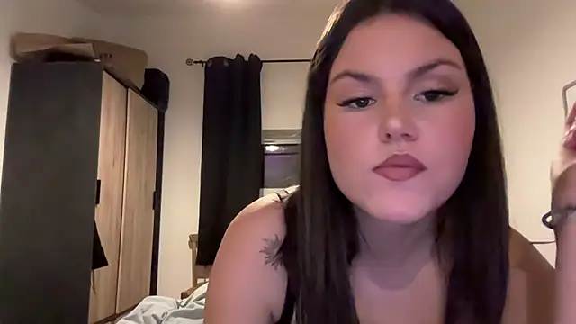 kiaraaaa75's cam snapshot